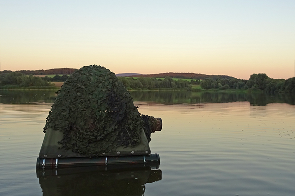 Schwimmendes Tarnversteck, Schwimmversteck